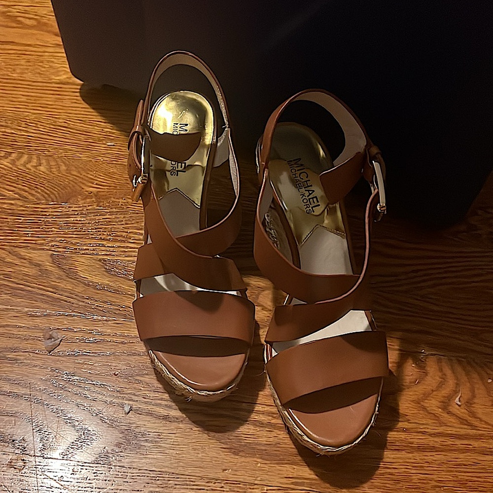 Micheal Kors wedges